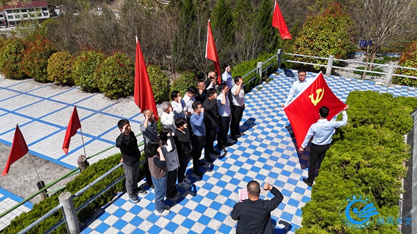 重温入党誓词.jpg