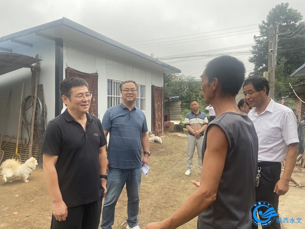省水文中心主任赴北沿渠村进行乡村振兴工作调研 (2).jpg